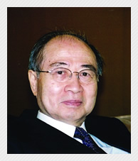 明石 康